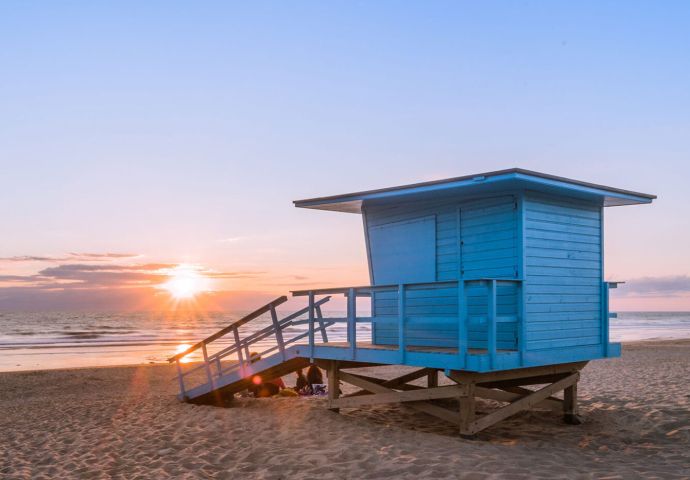 Montalivet - Poste de secours, tour de surveillance des nageurs sauveteurs